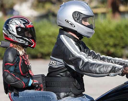 Przewożenie dziecka motocyklem 2